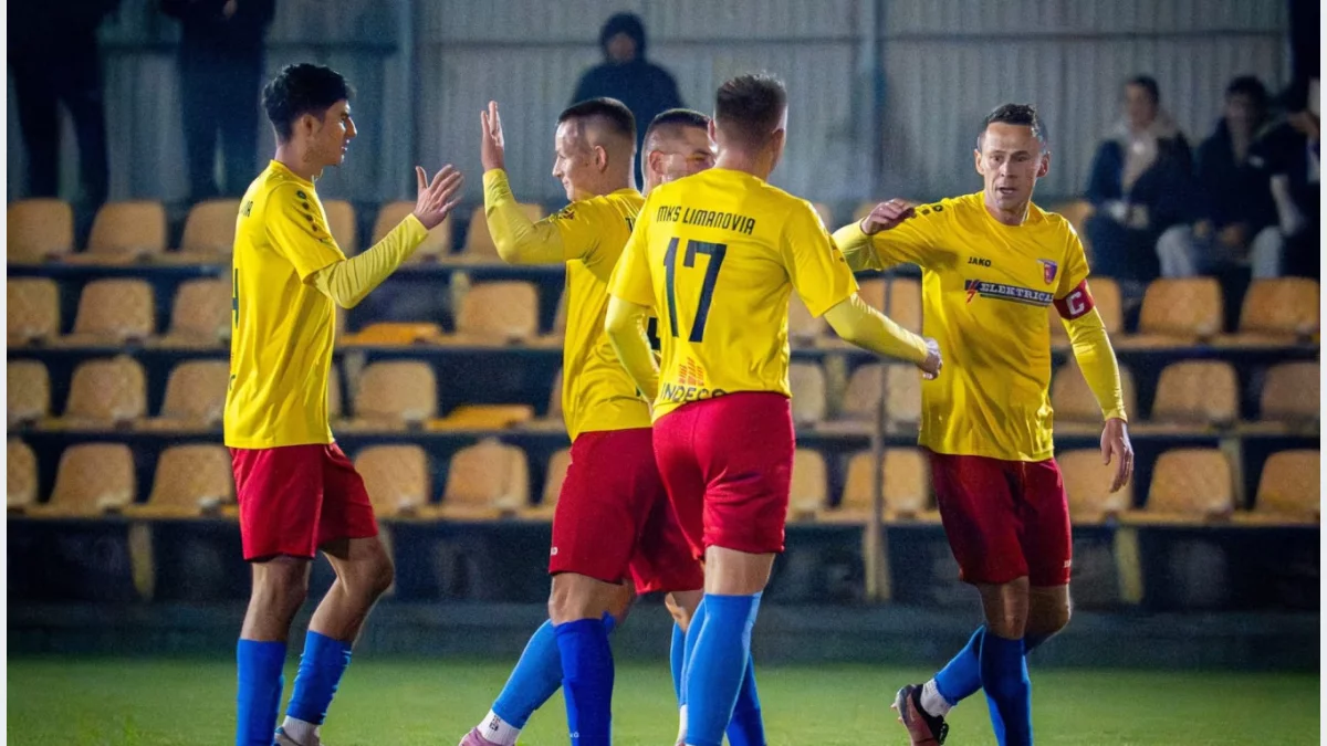 Wyjazdowe zwycięstwo Limanovii, hat-trick Kamila Palacza