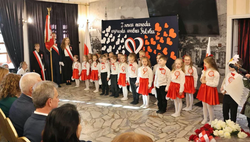 Uroczysta sesja w muzeum - wstęp do obchodów - zdjęcie 1