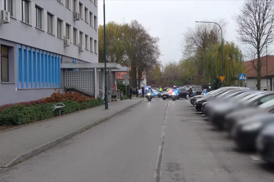 Awansowany komendant witany jak prezydent. Relację usunięto (FILM) - zdjęcie 3