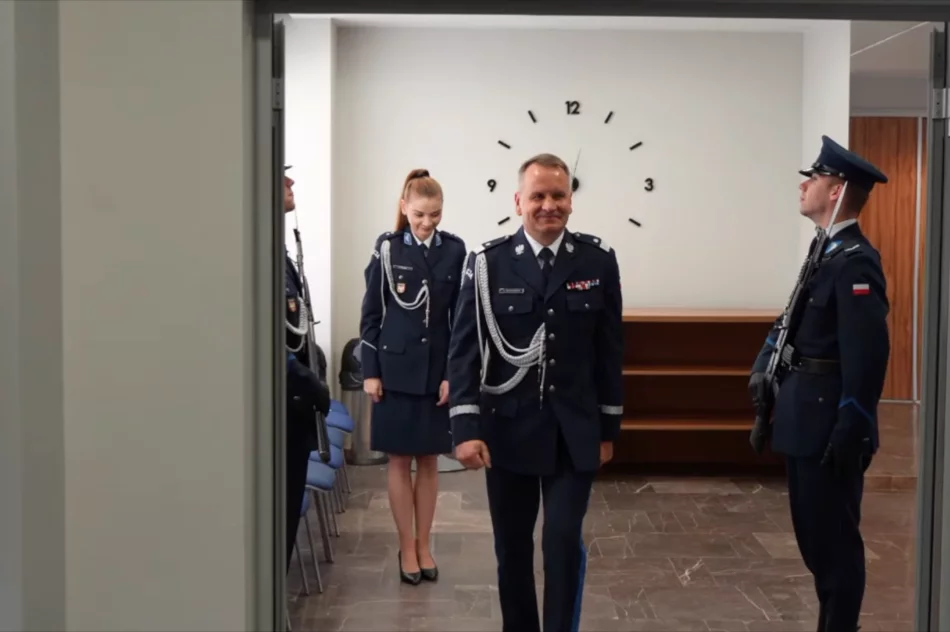 Awansowany komendant witany jak prezydent. Relację usunięto (FILM) - zdjęcie 12