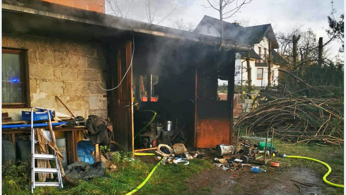 Pożar garażu/fot.: OSP Słopnice Dolne