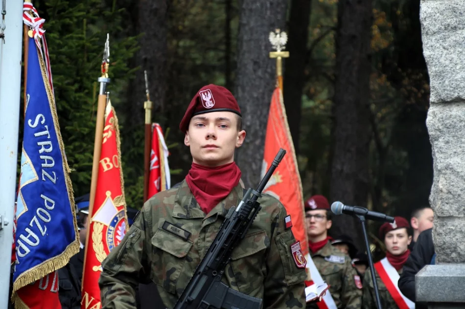 Wspólne świętowanie i pamięć o bohaterach na przełęczy (ZDJĘCIA) - zdjęcie 3