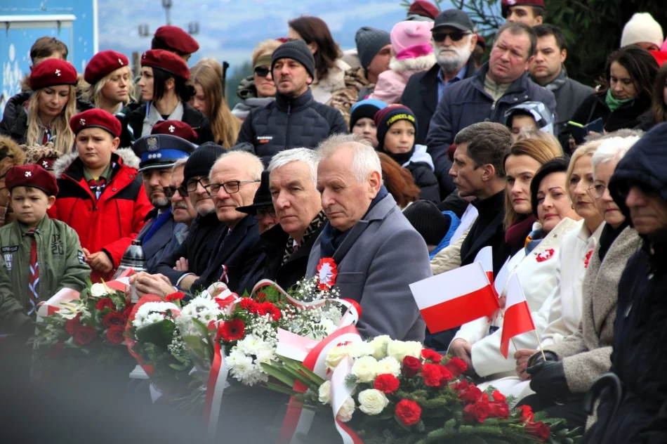 Wspólne świętowanie i pamięć o bohaterach na przełęczy (ZDJĘCIA) - zdjęcie 11
