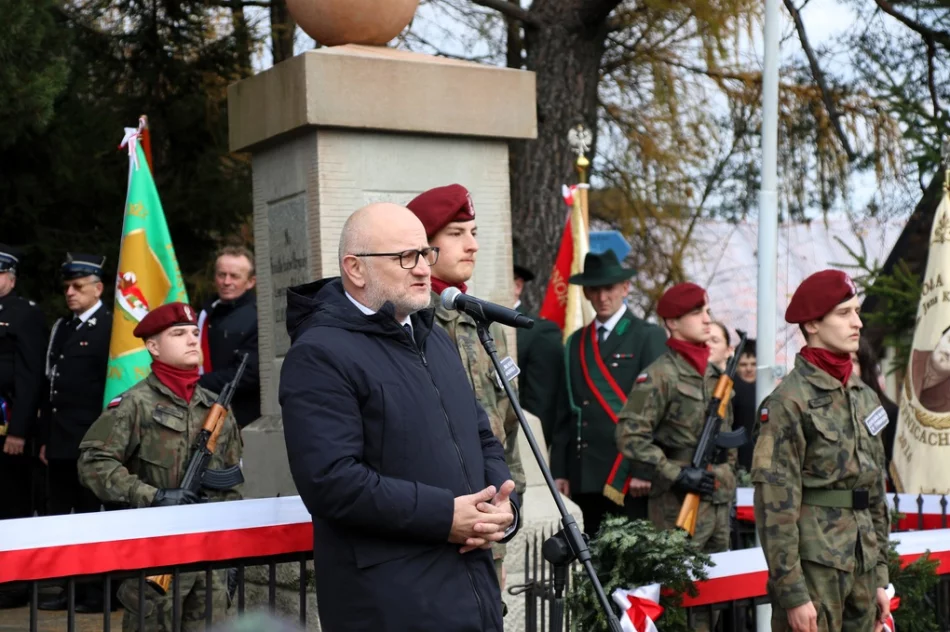 Wspólne świętowanie i pamięć o bohaterach na przełęczy (ZDJĘCIA) - zdjęcie 13