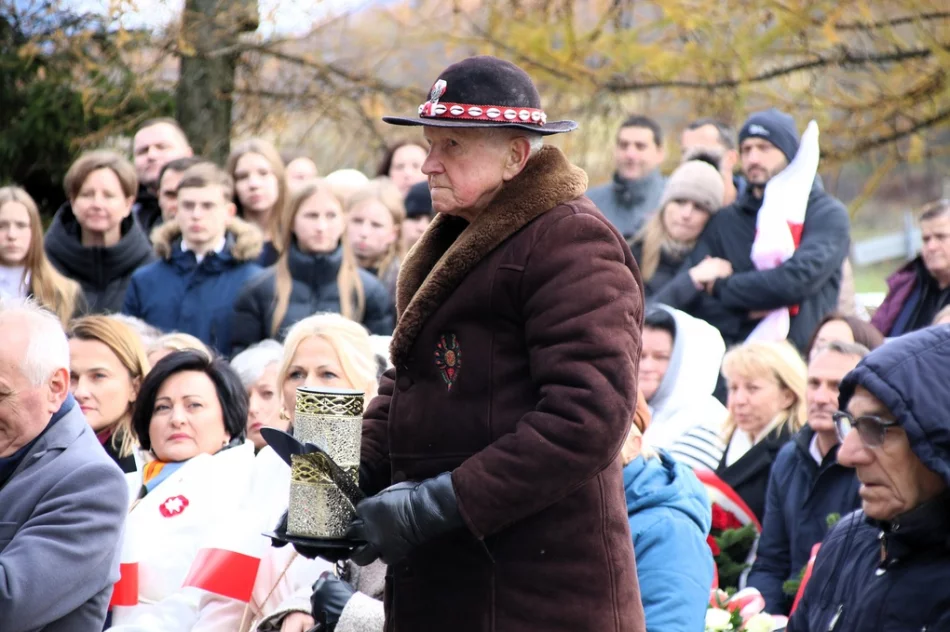 Wspólne świętowanie i pamięć o bohaterach na przełęczy (ZDJĘCIA) - zdjęcie 18