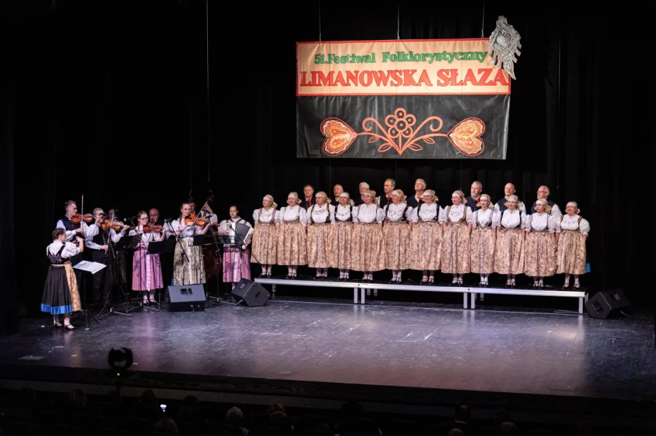 Sala Widowiskowa LDK doposażona w nowe podesty sceniczne - zdjęcie 9
