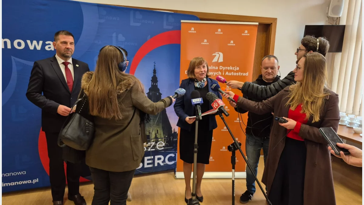 Burmistrz miasta Jolanta Juszkiewicz na konferencji prasowej podczas której poinformowano o wydaniu decyzji środowiskowej dla obwodnicy miasta Limanowa