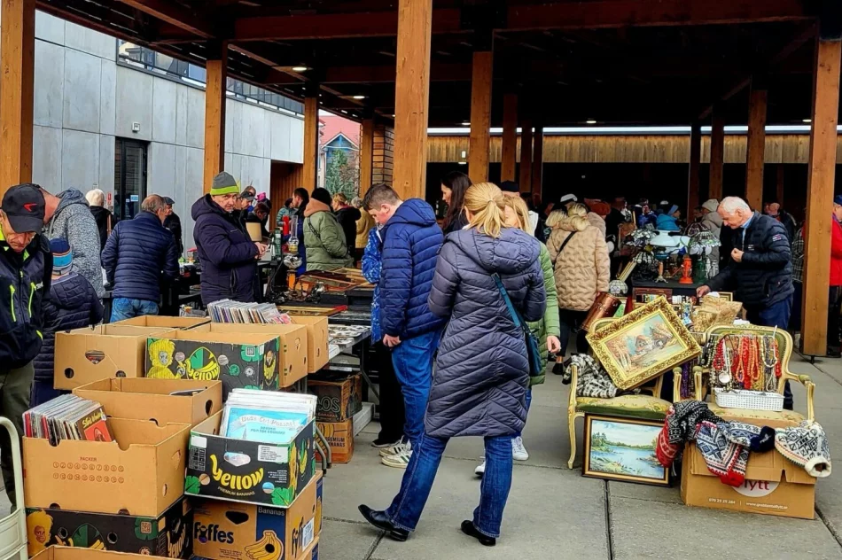 Druga edycja jarmarku staroci na targowisku (ZDJĘCIA) - zdjęcie 2