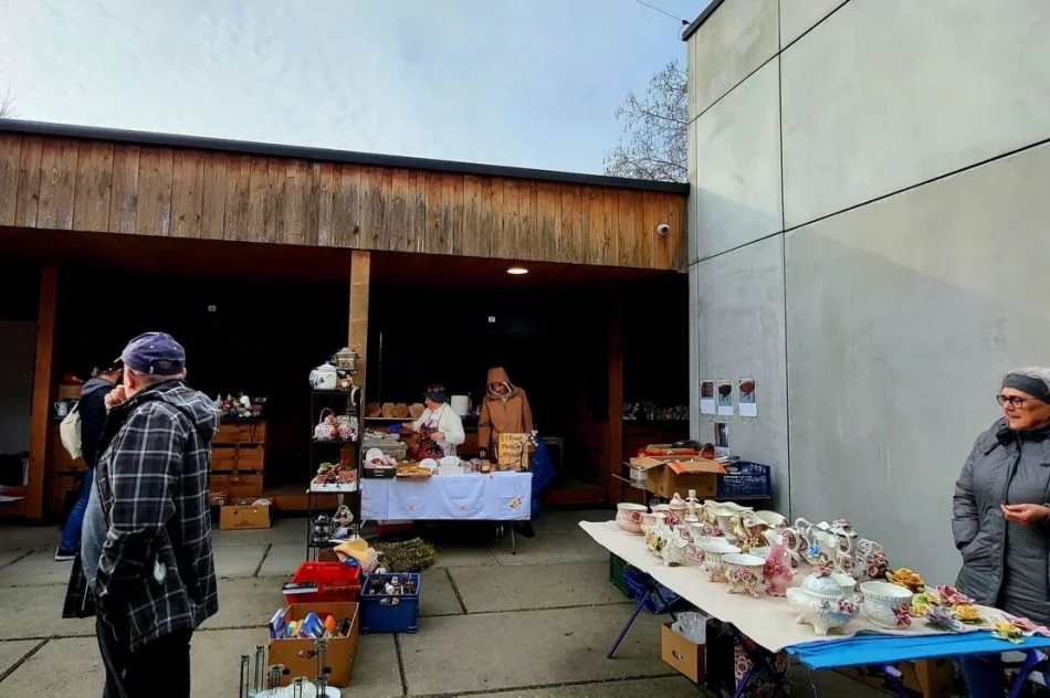 Druga edycja jarmarku staroci na targowisku (ZDJĘCIA) - zdjęcie 11