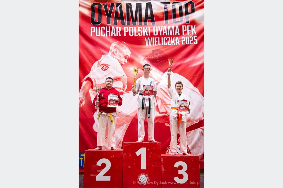 5 medali dla zawodników Limanowskiego Klubu Kyokushin Karate na Pucharze Polski w Wieliczce - zdjęcie 2
