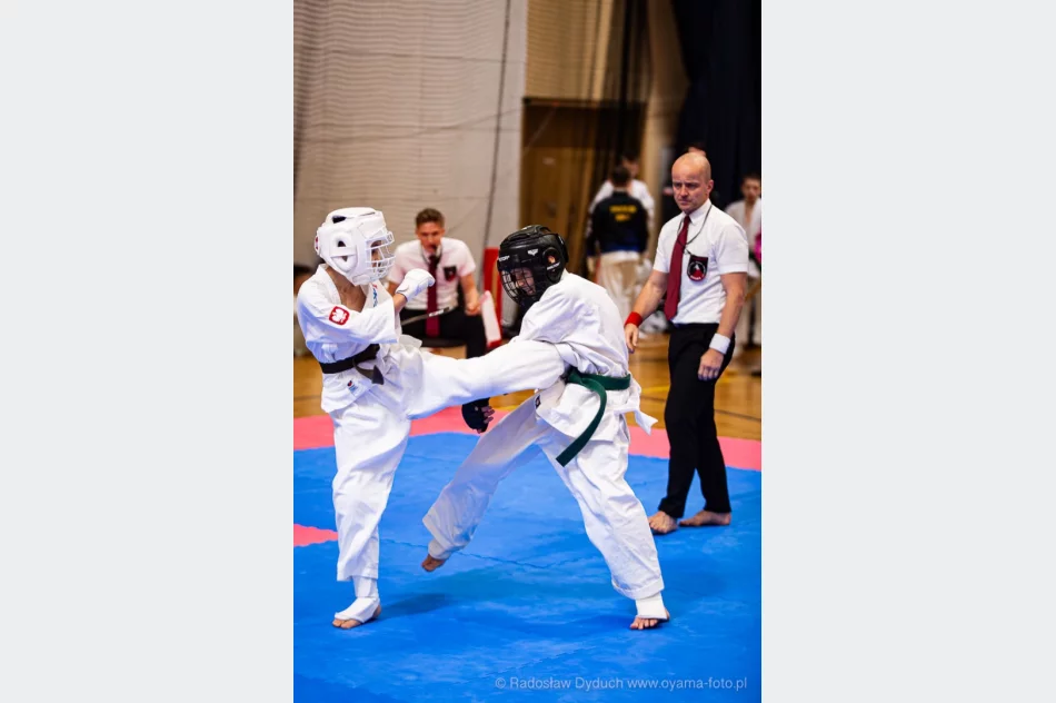 5 medali dla zawodników Limanowskiego Klubu Kyokushin Karate na Pucharze Polski w Wieliczce - zdjęcie 3