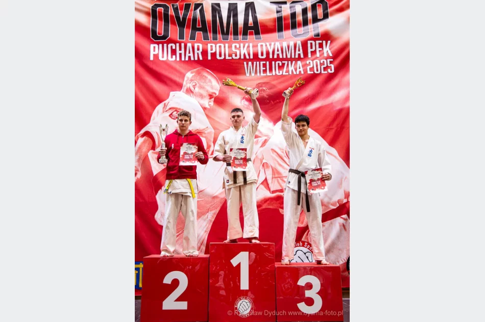 5 medali dla zawodników Limanowskiego Klubu Kyokushin Karate na Pucharze Polski w Wieliczce - zdjęcie 6