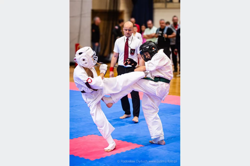 5 medali dla zawodników Limanowskiego Klubu Kyokushin Karate na Pucharze Polski w Wieliczce - zdjęcie 8