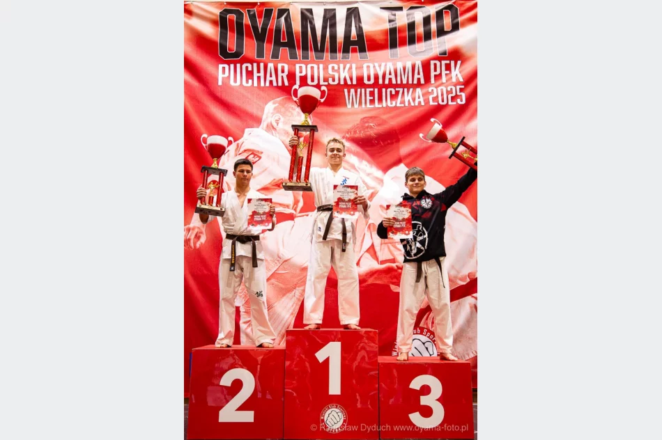 5 medali dla zawodników Limanowskiego Klubu Kyokushin Karate na Pucharze Polski w Wieliczce - zdjęcie 9