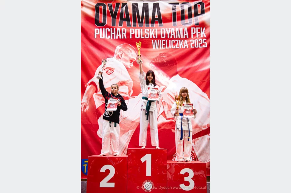 5 medali dla zawodników Limanowskiego Klubu Kyokushin Karate na Pucharze Polski w Wieliczce - zdjęcie 10