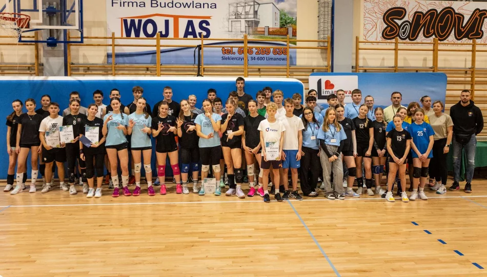 W ramach grantu „Młodzi samorządowcy w akcji!”odbyły się zawody sportowe dla dzieci i młodzieży z terenu Miasta Limanowa - zdjęcie 1
