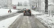 Opady śniegu w regionie. Samochody w rowach, ogromne korki - zdjęcie 3