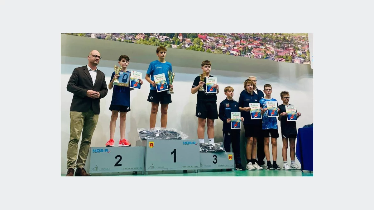 Michał Wilczek na podium/Fot. UKS Płomień Limanowa (Facebook)
