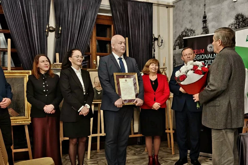 Bank Spółdzielczy w Limanowej wspiera kulturę Miasta Limanowa – cenna kolekcja portretów trafiła do Muzeum Regionalnego Ziemi Limanowskiej - zdjęcie 6