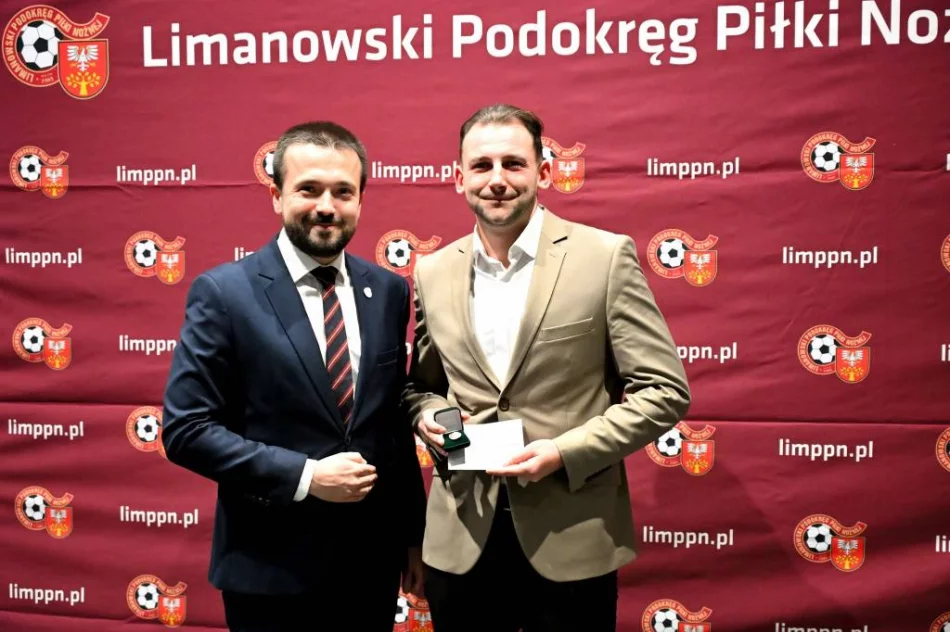 W Limanowej świętowano 40 lat działalności Limanowskiego Podokręgu Piłki Nożnej - zdjęcie 7