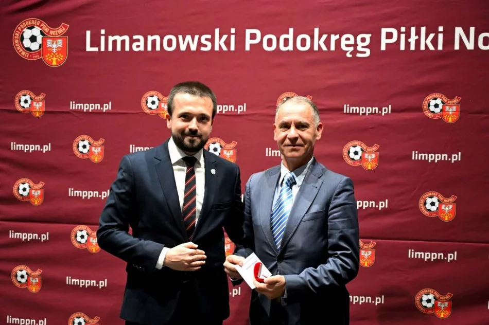 W Limanowej świętowano 40 lat działalności Limanowskiego Podokręgu Piłki Nożnej - zdjęcie 11