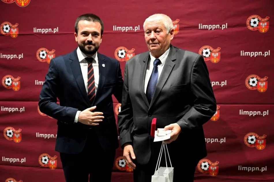 W Limanowej świętowano 40 lat działalności Limanowskiego Podokręgu Piłki Nożnej - zdjęcie 15