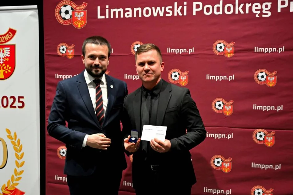 W Limanowej świętowano 40 lat działalności Limanowskiego Podokręgu Piłki Nożnej - zdjęcie 19
