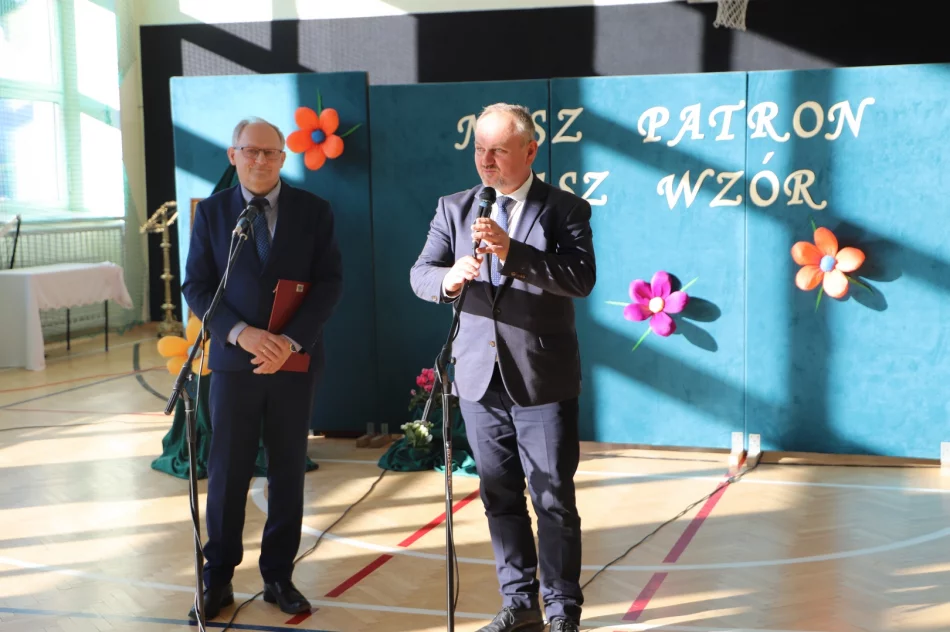 Święto Szkoły w Szkole Podstawowej nr 2 im. Stanisława Konarskiego w Starej Wsi - zdjęcie 4