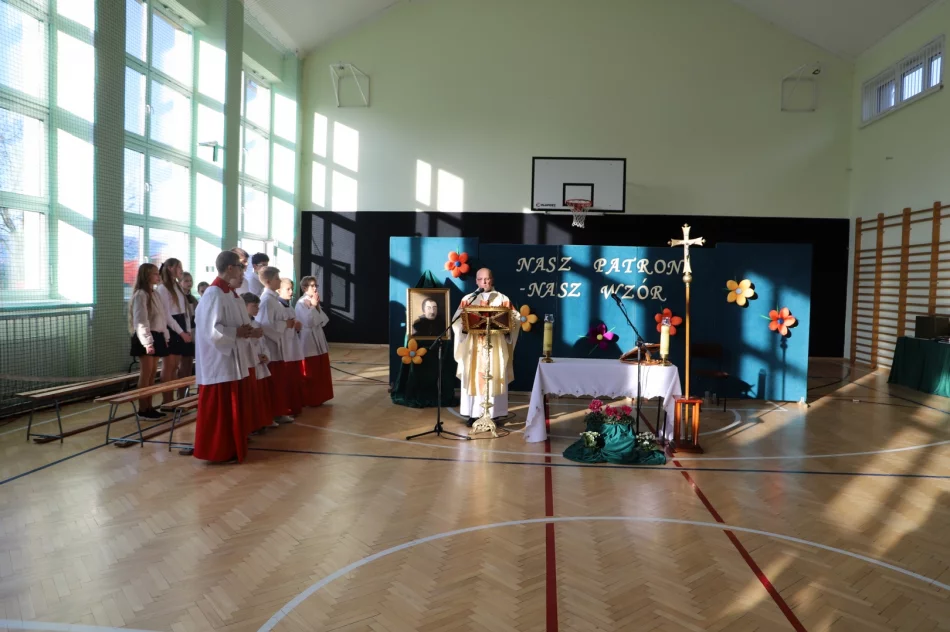 Święto Szkoły w Szkole Podstawowej nr 2 im. Stanisława Konarskiego w Starej Wsi - zdjęcie 7