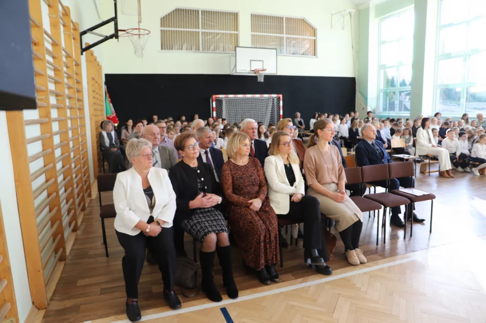 Święto Szkoły w Szkole Podstawowej nr 2 im. Stanisława Konarskiego w Starej Wsi - zdjęcie 8
