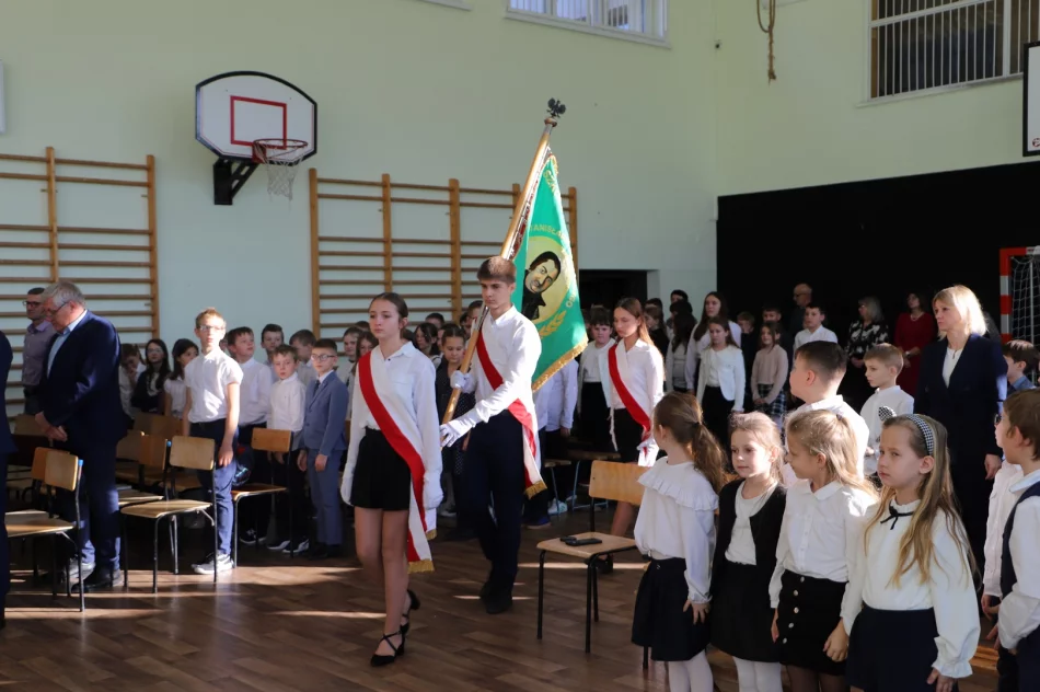 Święto Szkoły w Szkole Podstawowej nr 2 im. Stanisława Konarskiego w Starej Wsi - zdjęcie 14