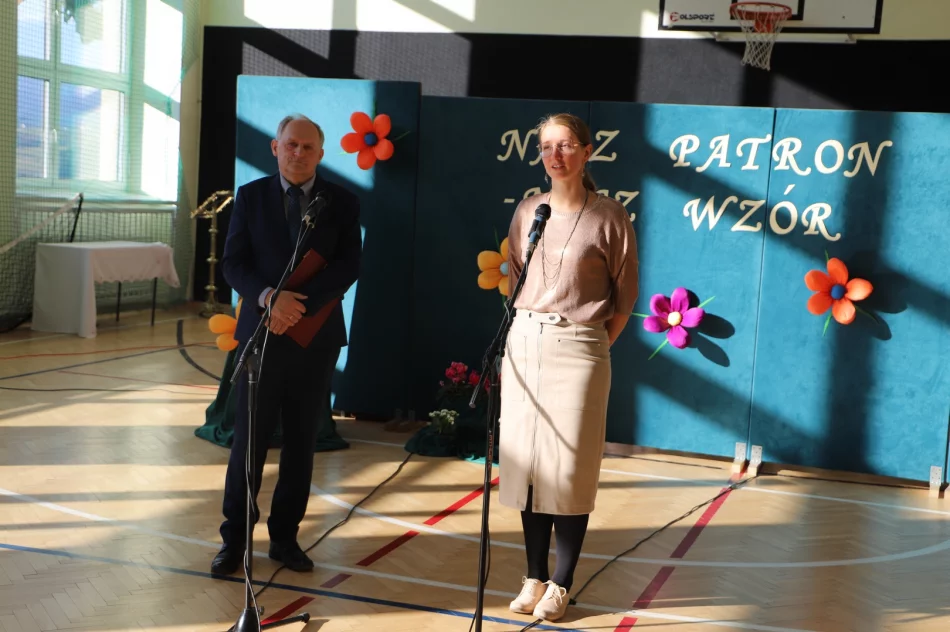 Święto Szkoły w Szkole Podstawowej nr 2 im. Stanisława Konarskiego w Starej Wsi - zdjęcie 19