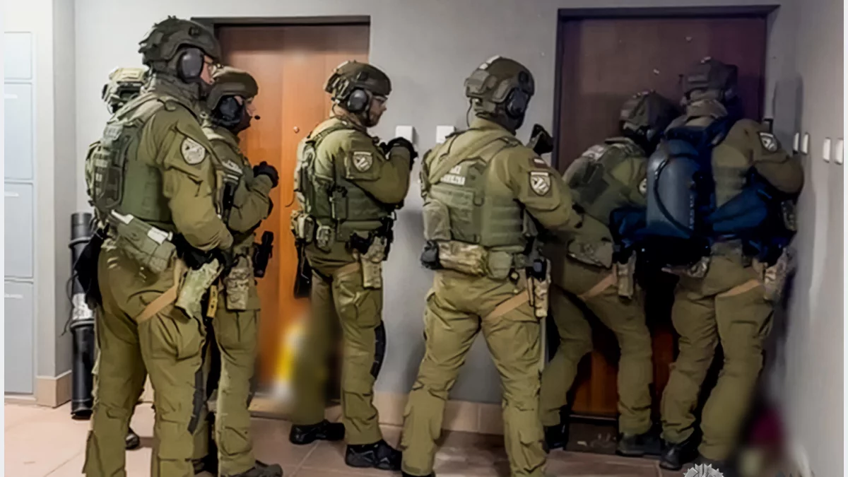 14 zatrzymanych w sprawie gangu narkotykowego powiązanego z pseudokibicami