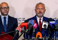 Ludomir Handzel i jego zastępca wraca do pracy; sąd uwzględnił ich zażalenia - zdjęcie główne