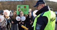 Uczniowie i policjanci przypomnieli kierowcom o trzeźwości - zdjęcie 3