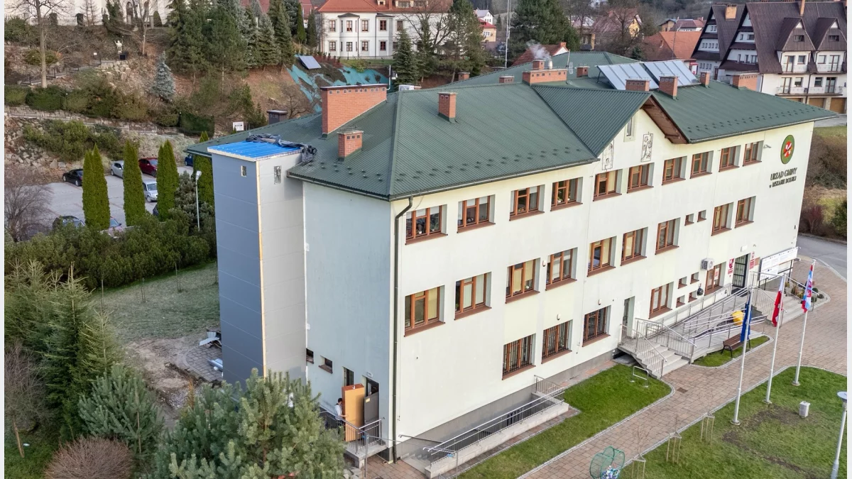 Przy urzędzie gminy powstaje winda/fot.: UG Mszana Dolna