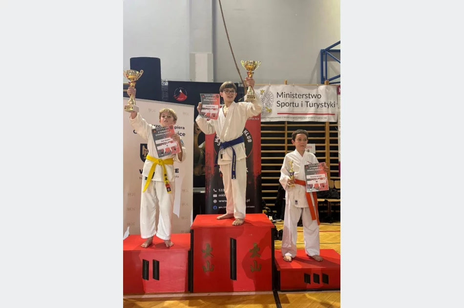17 medali dla zawodników Limanowskiego Klubu Kyokushin Karate na Ogólnopolskim Turnieju w Wadowicach - zdjęcie 5