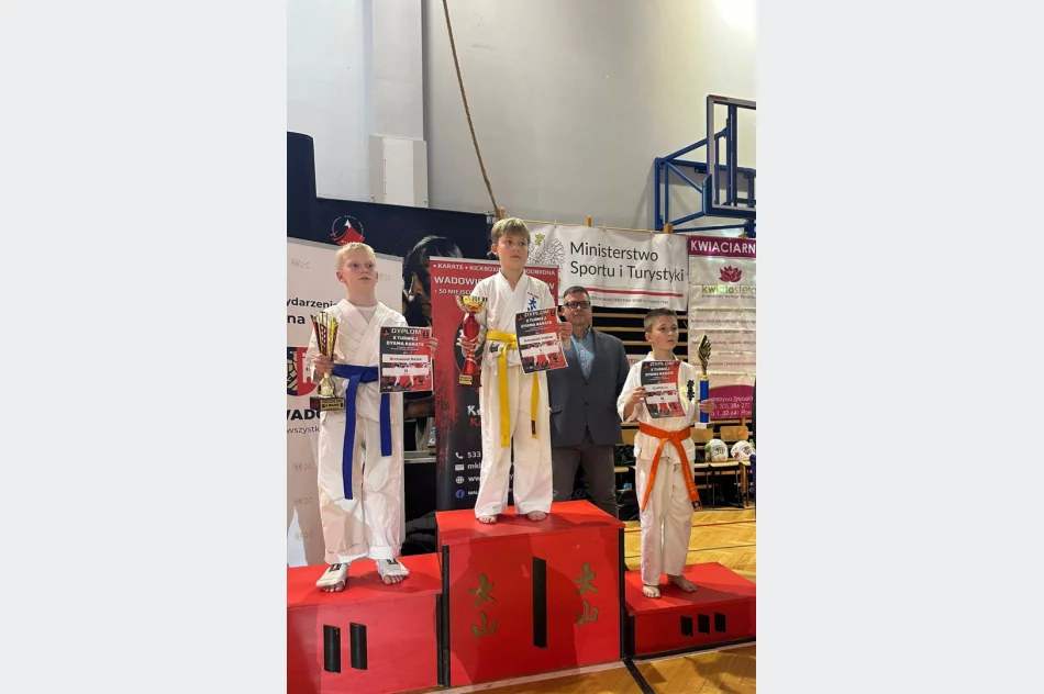 17 medali dla zawodników Limanowskiego Klubu Kyokushin Karate na Ogólnopolskim Turnieju w Wadowicach - zdjęcie 14
