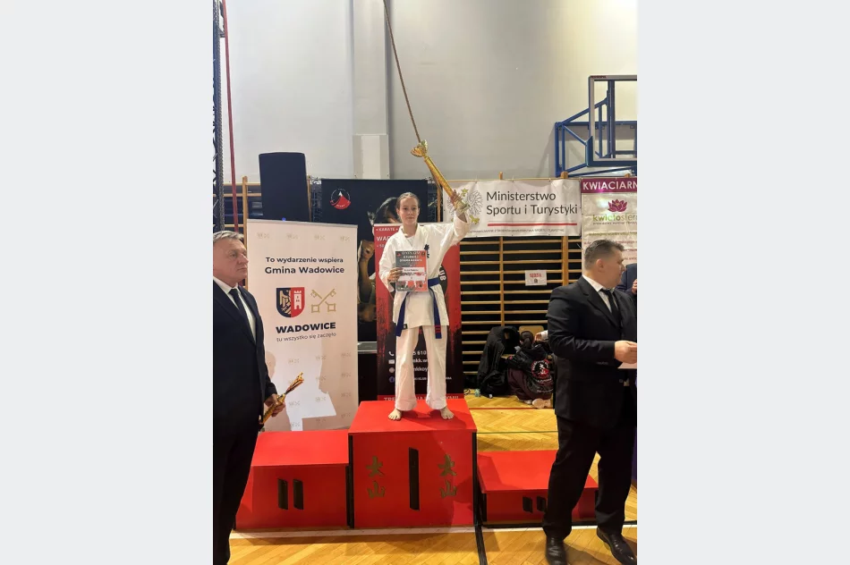 17 medali dla zawodników Limanowskiego Klubu Kyokushin Karate na Ogólnopolskim Turnieju w Wadowicach - zdjęcie 17