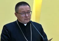 Nowy metropolita: "nie chcę innego Kościoła niż ten, którego uczył nas Franciszek" - zdjęcie główne