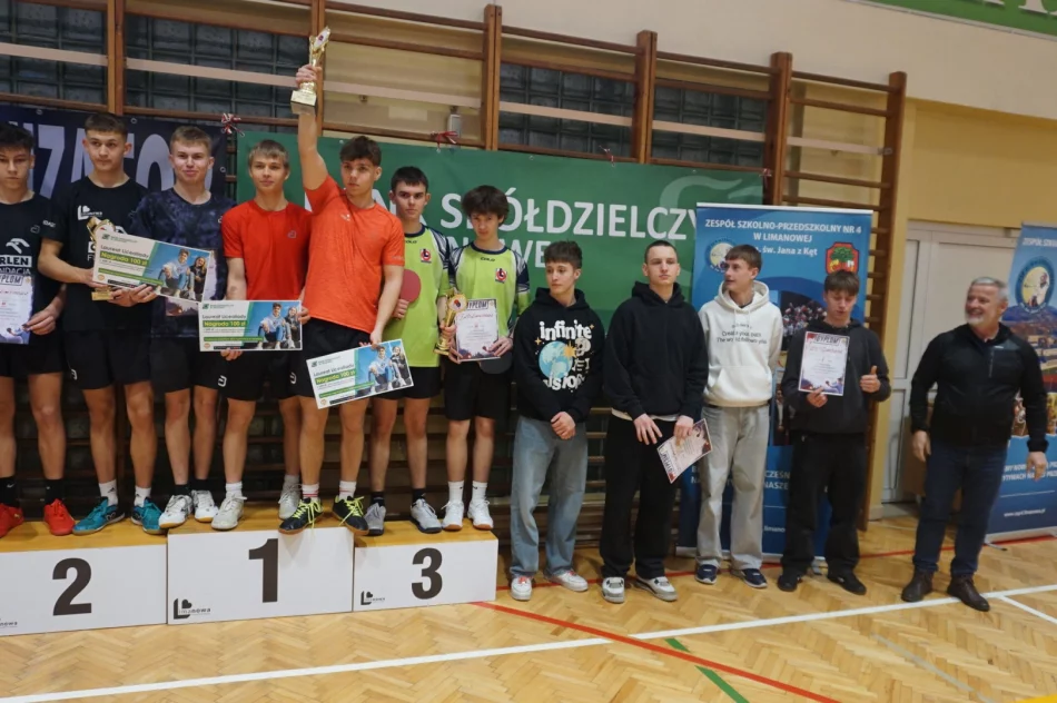 Szkoły średnie rozstrzygnęły rywalizację w tenisie stołowym - zdjęcie 2