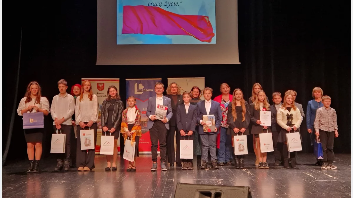 Wyłoniono finalistów XXIII Konkursu Poezji i Pieśni Patriotycznej organizowanego przez Dyrekcję i nauczycieli ZSP Nr 1