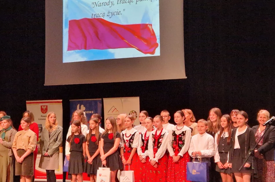 Wyłoniono finalistów XXIII Konkursu Poezji i Pieśni Patriotycznej organizowanego przez Dyrekcję i nauczycieli ZSP Nr 1 - zdjęcie 2