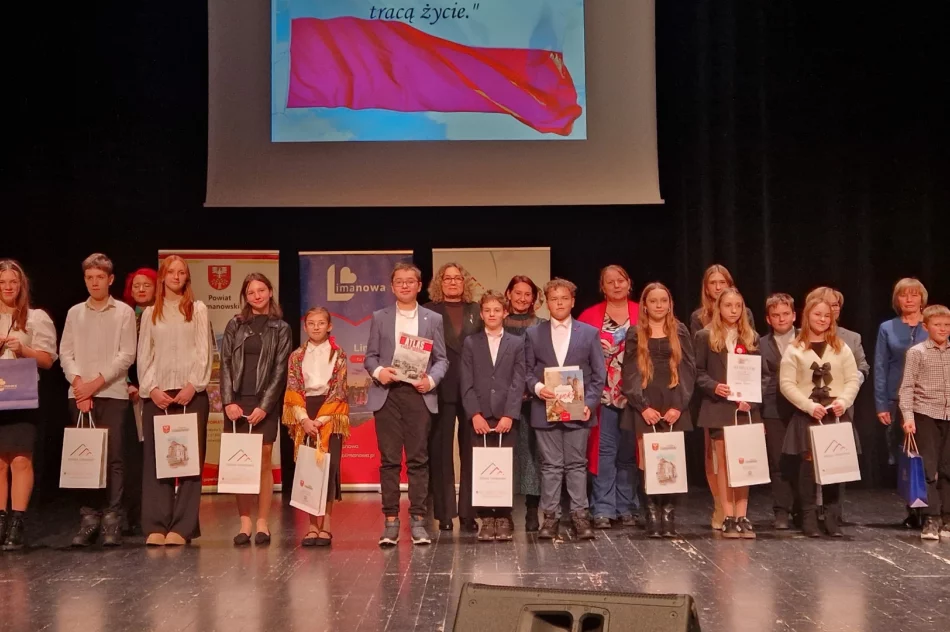 Wyłoniono finalistów XXIII Konkursu Poezji i Pieśni Patriotycznej organizowanego przez Dyrekcję i nauczycieli ZSP Nr 1 - zdjęcie 9