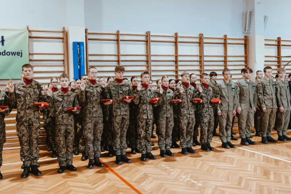 Ślubowanie klas mundurowych  - zdjęcie 9