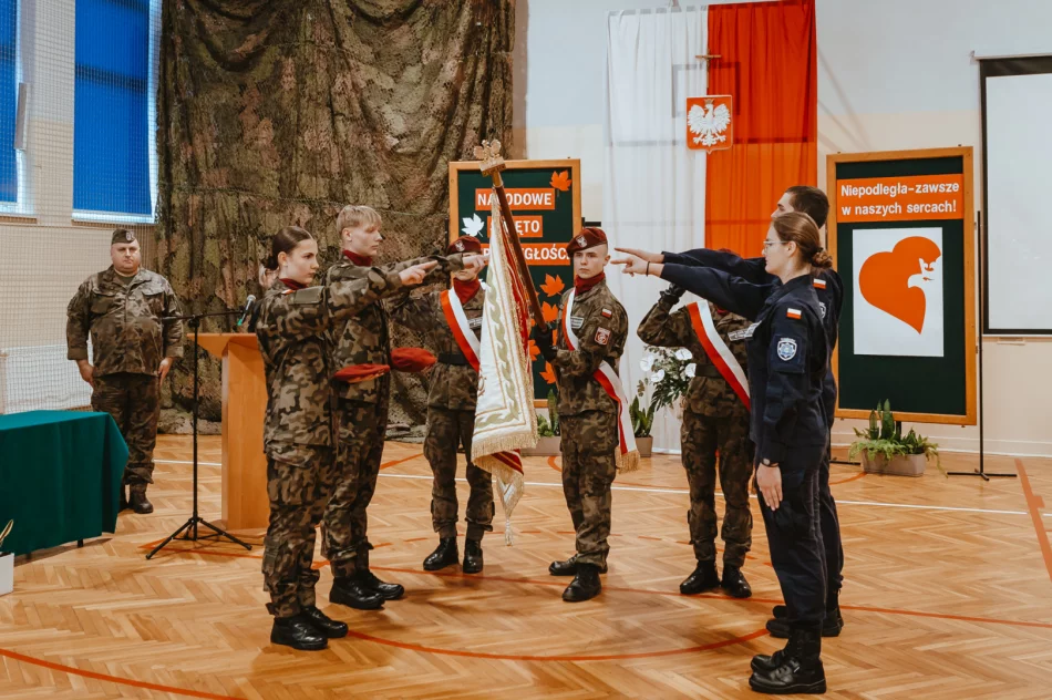 Ślubowanie klas mundurowych  - zdjęcie 15