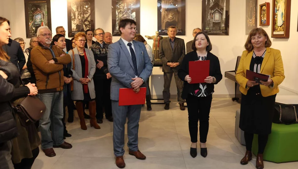 Historia zatrzymana w drewnie i na płótnie – uroczyste otwarcie wystawy upamiętniającej Stanisława Odziomka i Stanisława Sułkowskiego - zdjęcie 1