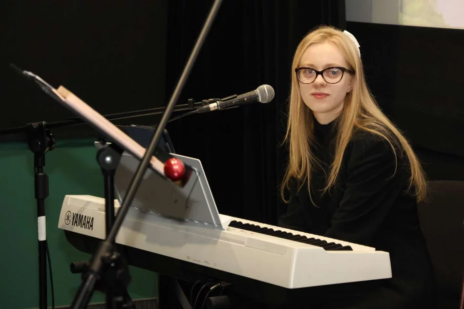 Koncert zespołu „Cztery Strony Dźwięku” w Limanowskim Domu Kultury  - zdjęcie 8