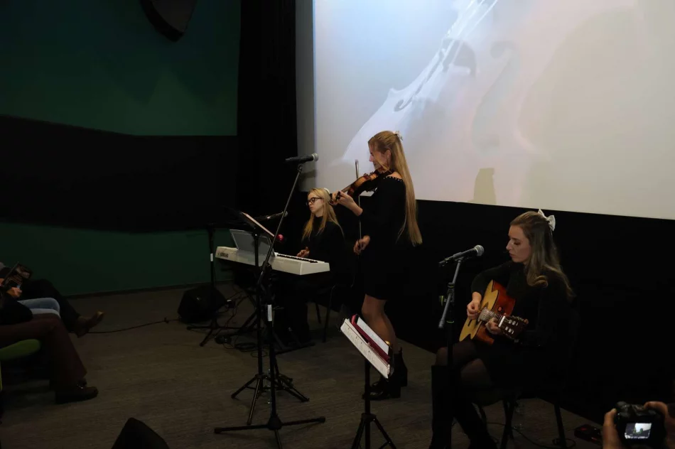 Koncert zespołu „Cztery Strony Dźwięku” w Limanowskim Domu Kultury  - zdjęcie 12