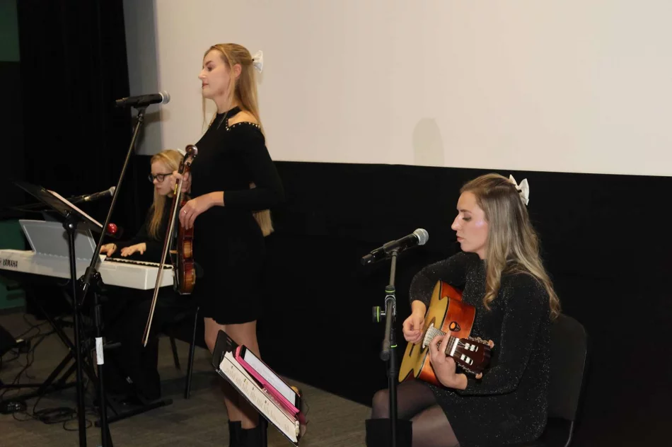 Koncert zespołu „Cztery Strony Dźwięku” w Limanowskim Domu Kultury  - zdjęcie 16